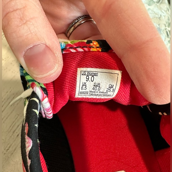 Vans - Picture 4 of 4